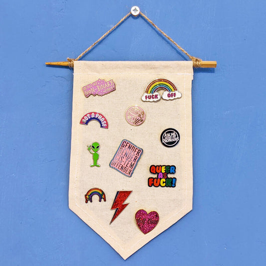 How to Display Pin Badges - Luna